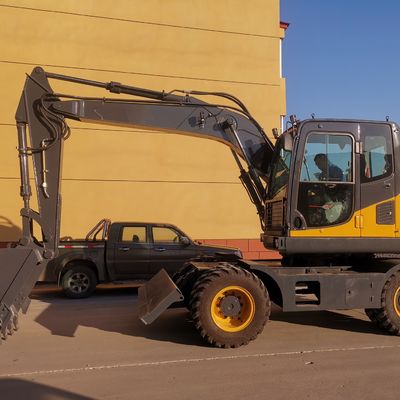 2200 vòng / phút Máy xúc đào mini có bánh xe Máy xúc bánh lốp với động cơ Cummins