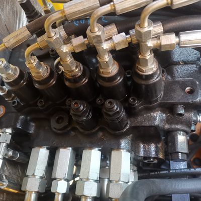 Máy đào thủy lực điện nhỏ gọn 4 xi lanh với động cơ Isuzu