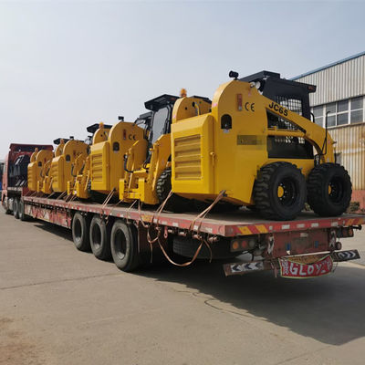 Máy xúc lật 4WD Kubota Màu vàng với tệp đính kèm đa chức năng