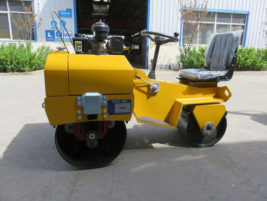 Cấu trúc chặt chẽ Con lăn đường rung Tay lái bên phải Con lăn trống đôi