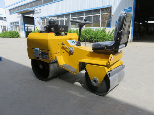 Cấu trúc chặt chẽ Con lăn đường rung Tay lái bên phải Con lăn trống đôi