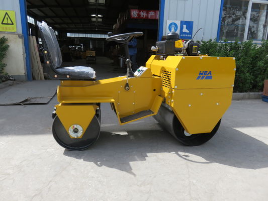 Cấu trúc chặt chẽ Con lăn đường rung Tay lái bên phải Con lăn trống đôi