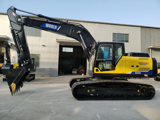 PC200 tương tự với động cơ Cummins được sử dụng cho máy xúc đào đất loại bánh xích