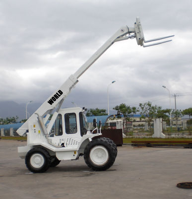 Bộ điều khiển bằng kính thiên văn động cơ diesel 4 bánh EPA Xe nâng kính thiên văn tải trọng 2,5T 4WD Telehandler