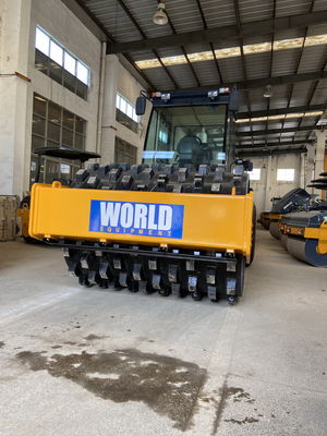1500mm Drum Vibratory Road Roller với động cơ Cummins 4BTA3.9-C125