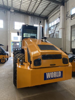1500mm Drum Vibratory Road Roller với động cơ Cummins 4BTA3.9-C125