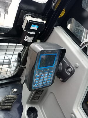 7500kg trọng lượng máy mini excavator với áp suất hệ thống thủy lực 27Mpa