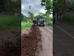 Máy đào bánh xích nhỏ màu vàng Máy xúc thủy lực nhỏ gọn với động cơ Yanmar